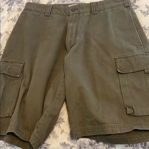 Perry Ellis cargo shorts great condition